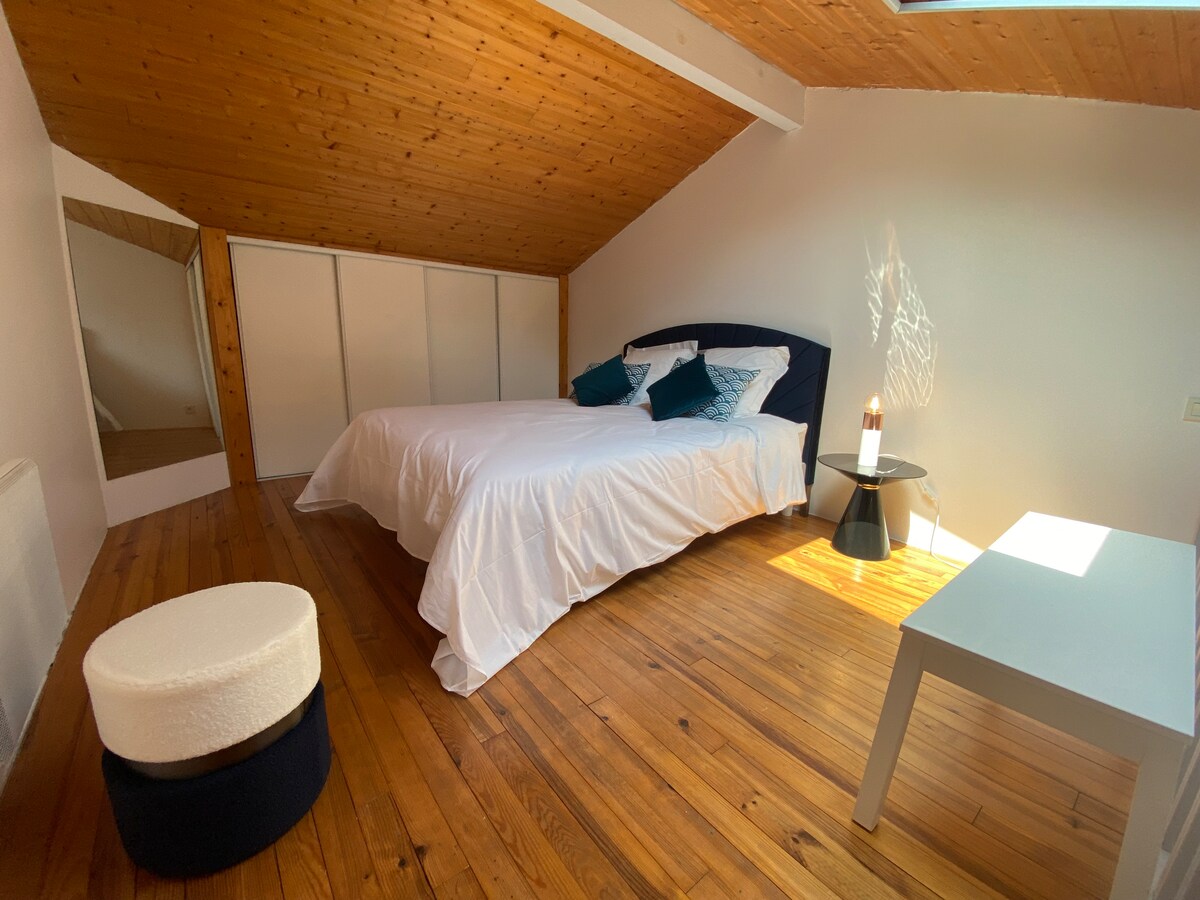 Втор главен апартман
Целосно изолиран од остатокот од куќата
