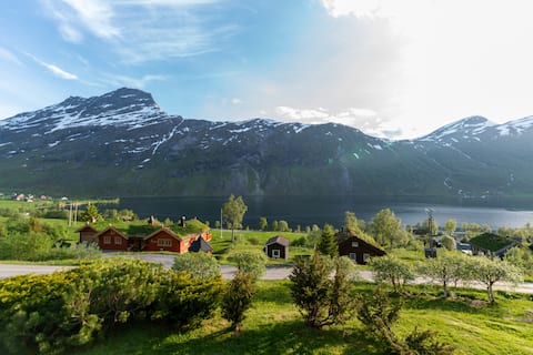 Top performing Airbnb: Cabin near the lake in Fjord
