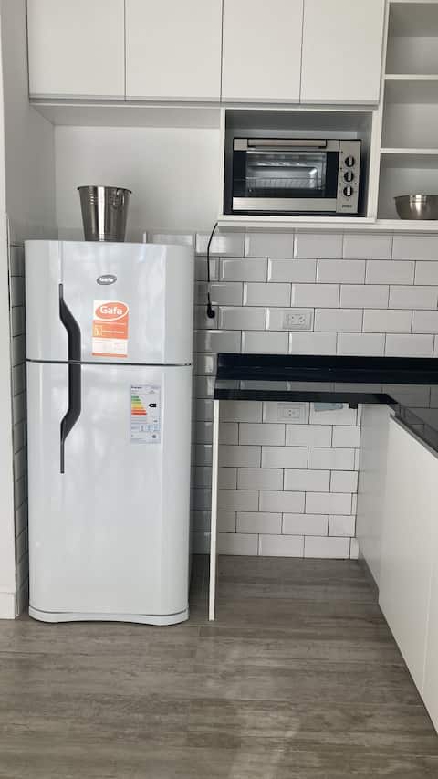 Anuncio de Airbnb popular: A very bright new apartment. Centrally located. en Gualeguaychú