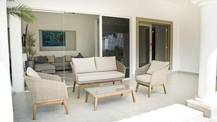 Casa Las Vistas walk-through terrace from family room — San José del Cabo villa rental