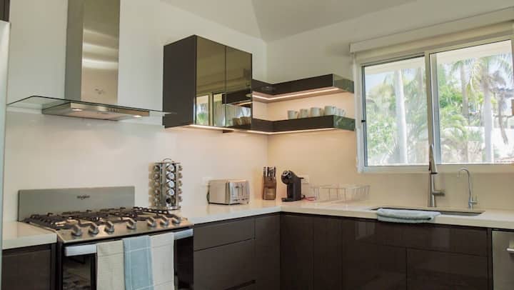 Casa Las Vistas full kitchen — San José del Cabo villa rental
