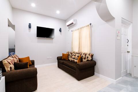 Modern Elegant Residence - Downtown PRIME Location