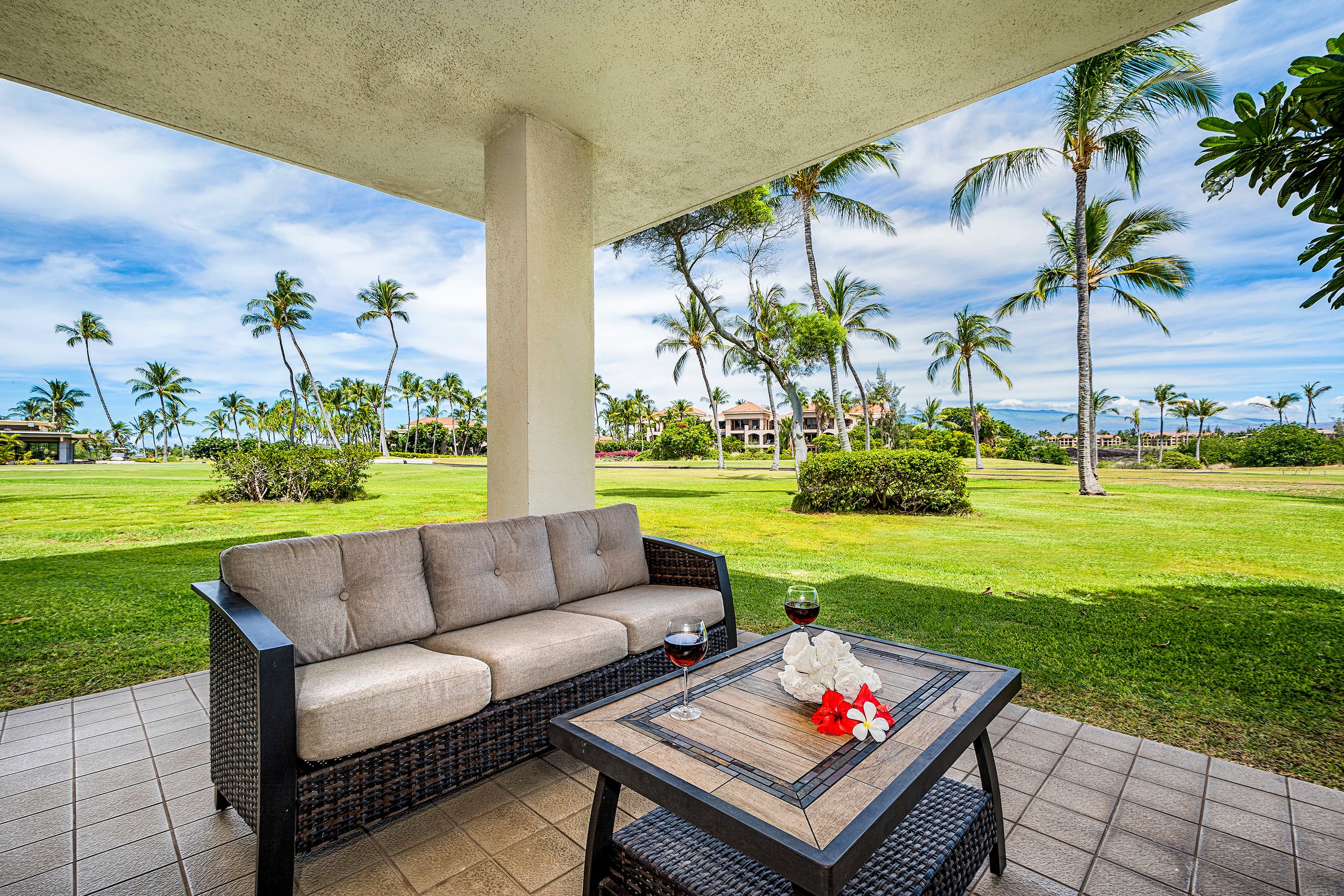 Walk to Beach, Golf, Shopping and Restaurants! - Image 1