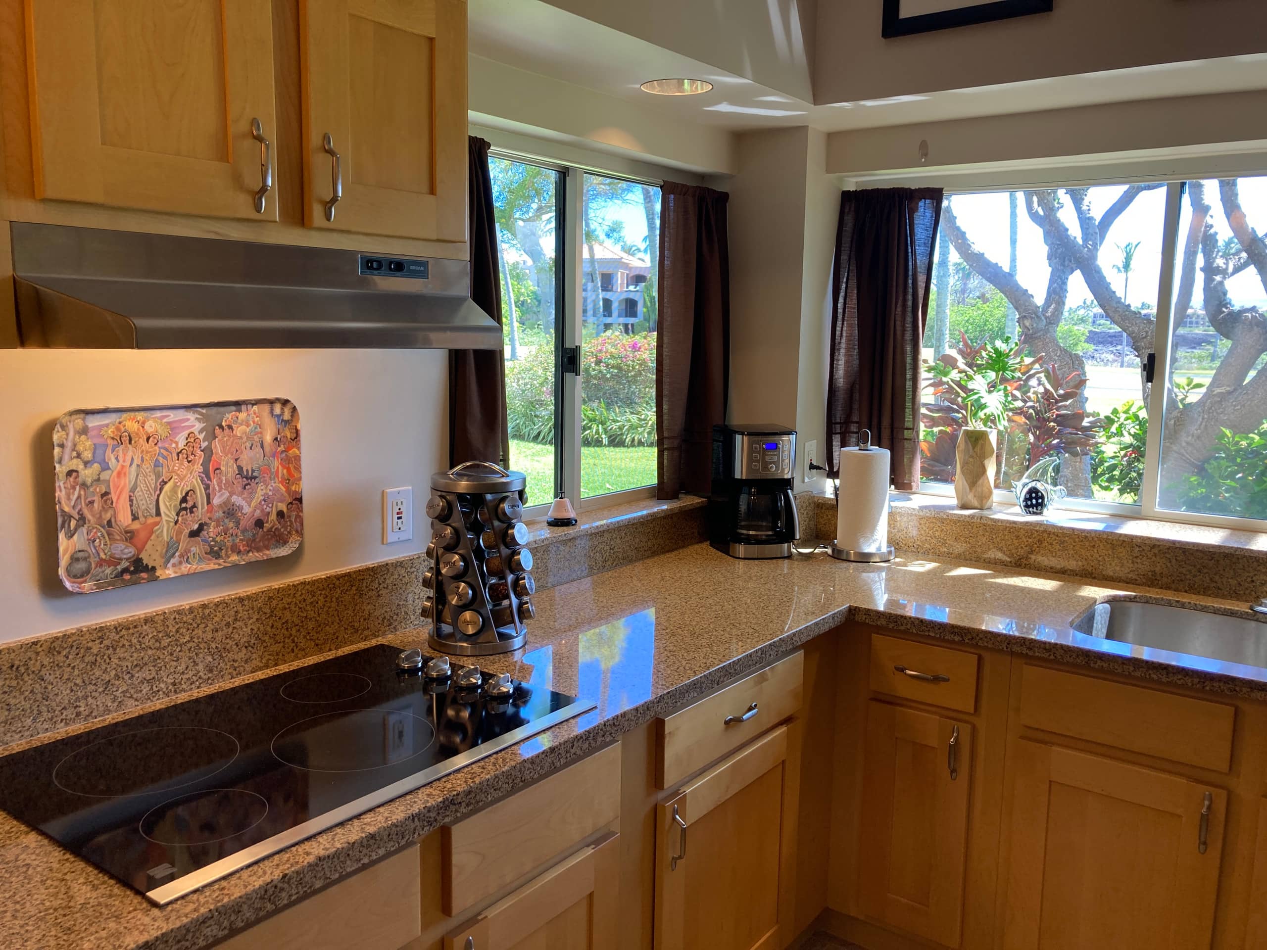 Walk to Beach, Golf, Shopping and Restaurants! - Image 6