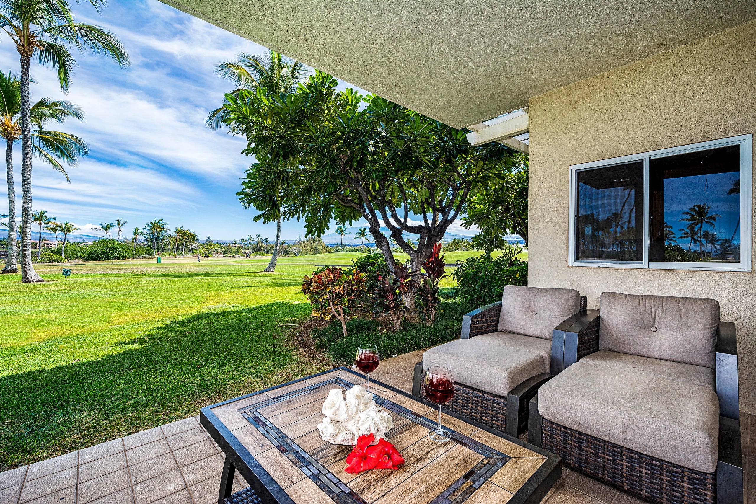 Walk to Beach, Golf, Shopping and Restaurants! - Image 3