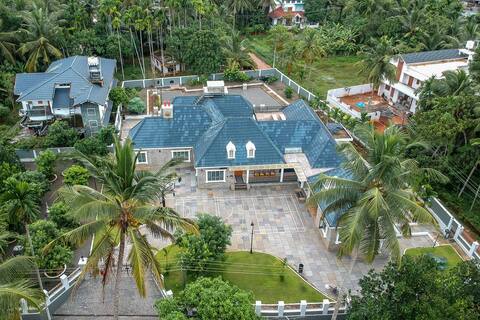 British Build Stone Villa 4BHKw/Breakfast-Calicut