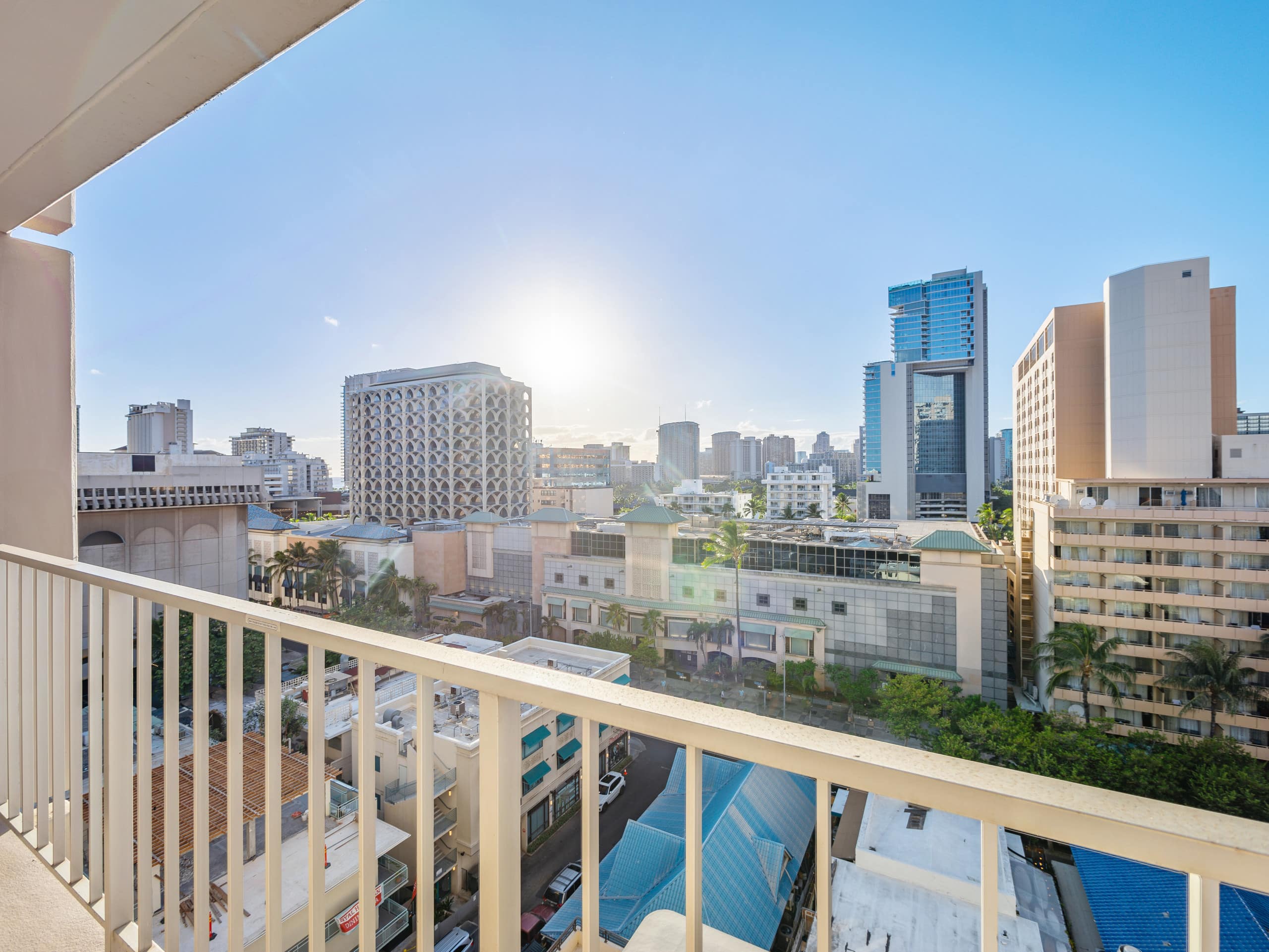 Waikiki Condo_Free parking - Image 7