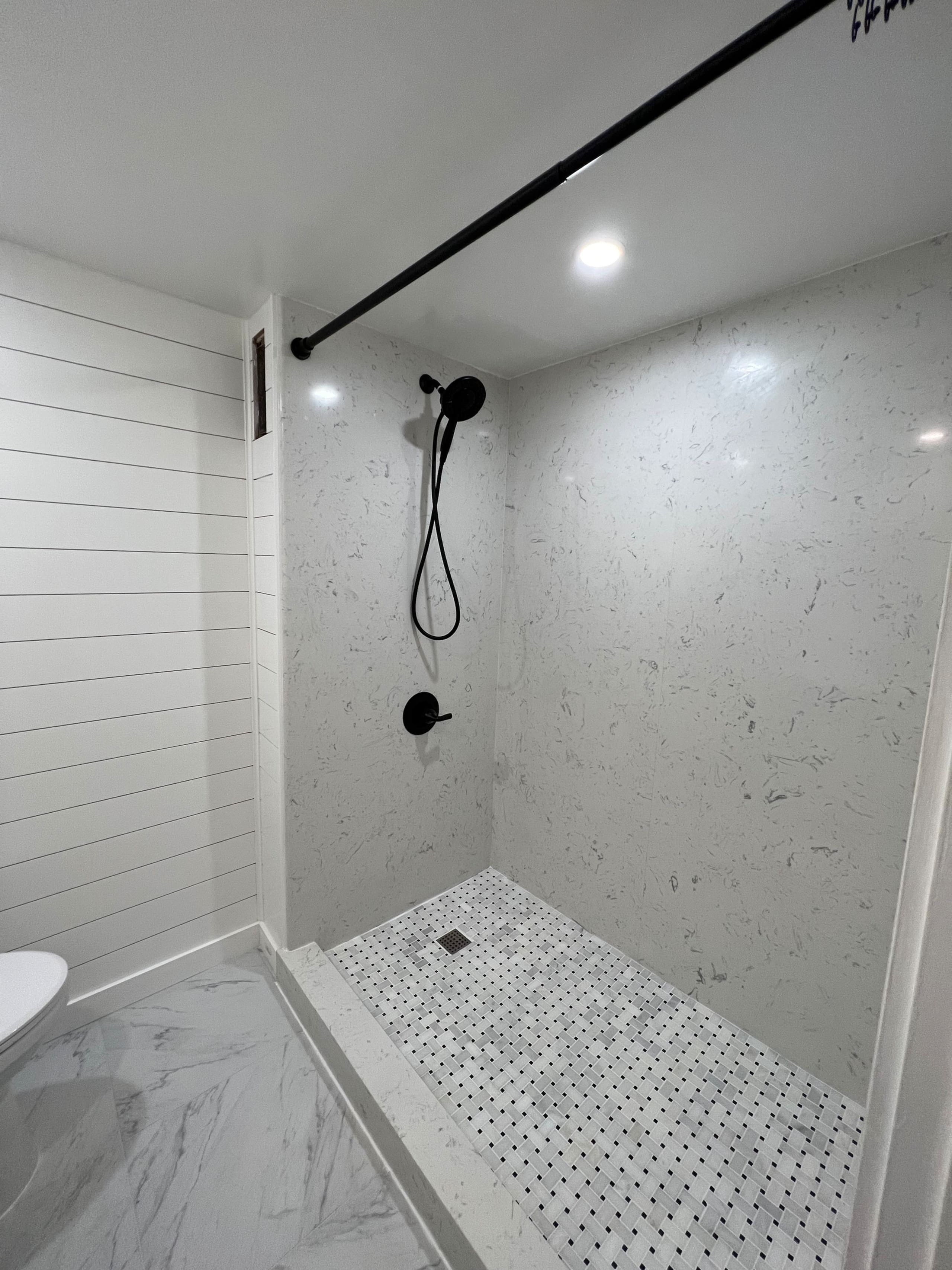 Waikiki Condo_Free parking - Image 3