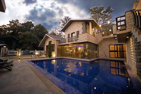 The Amaltas Villa
(amidst the wild)