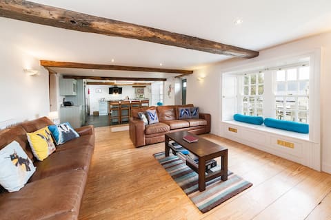 Successful Airbnb property: Farmhouse with views, hot tub, sauna & games room. in Cumberland
