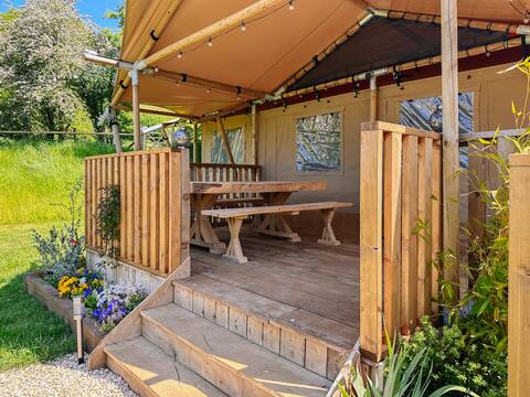 Luxury Safari Tent ~ Scenic Countryside ~ Hot Tub!