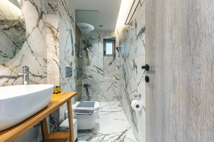 Isla Villas & Suites (Venus Villa) gallery image 3