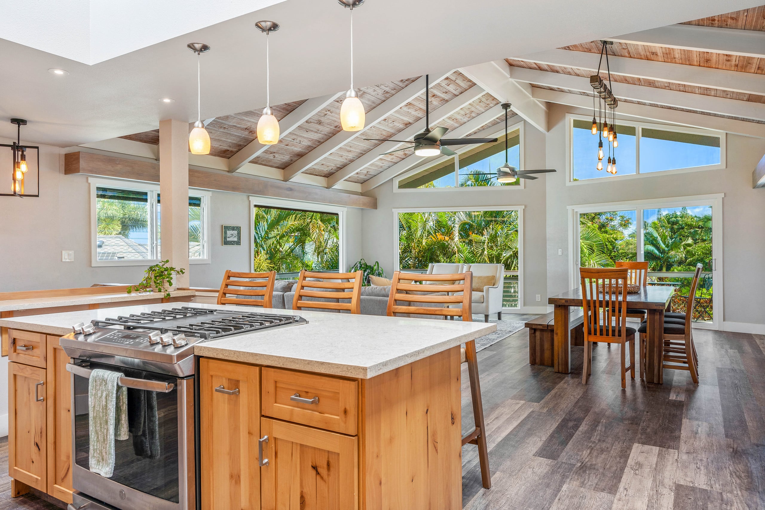 Home in Princeville · ★4.94 · 4 bedrooms · 5 beds · 3.5 baths - Image 4