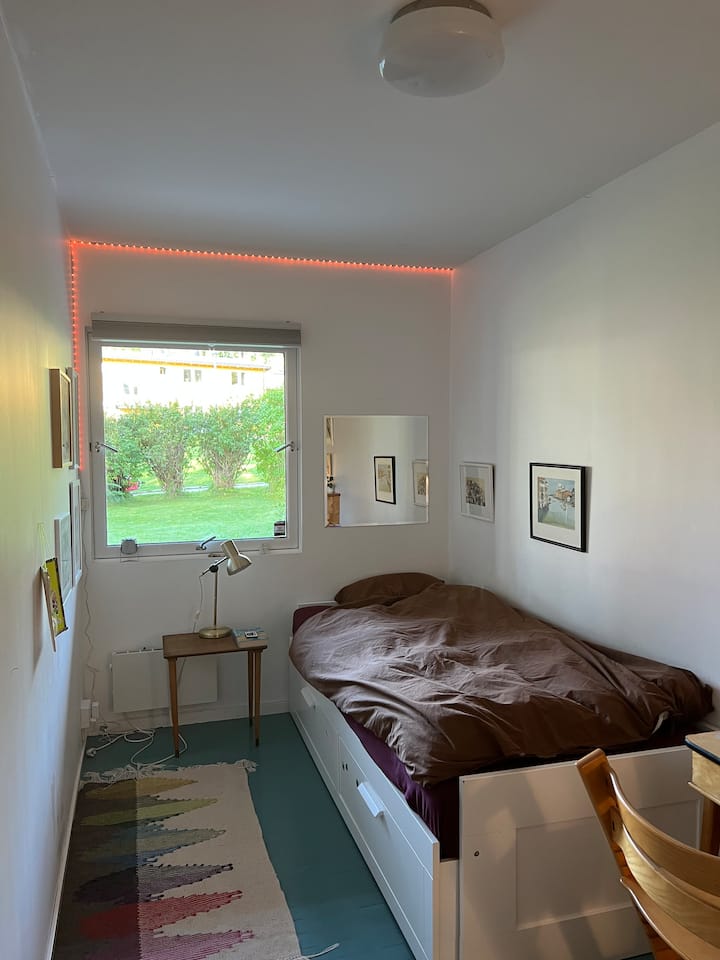 חדר שינה 3. מיטה 90 (+ 90) ס"מ. 