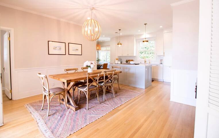 Entire home near UCLA! gallery image 2