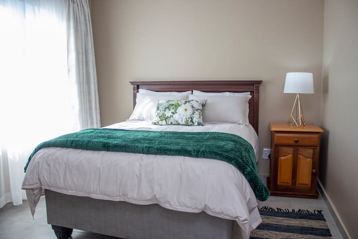 อบอุ่นสะดวกสบายและกว้างขวางห้องนอน 2