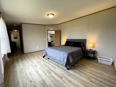 Warm Western Stay By The Camplex