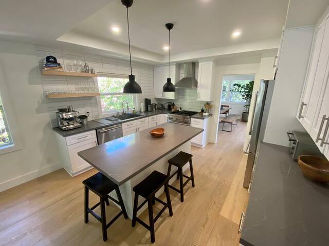 Black Oak gallery image 2