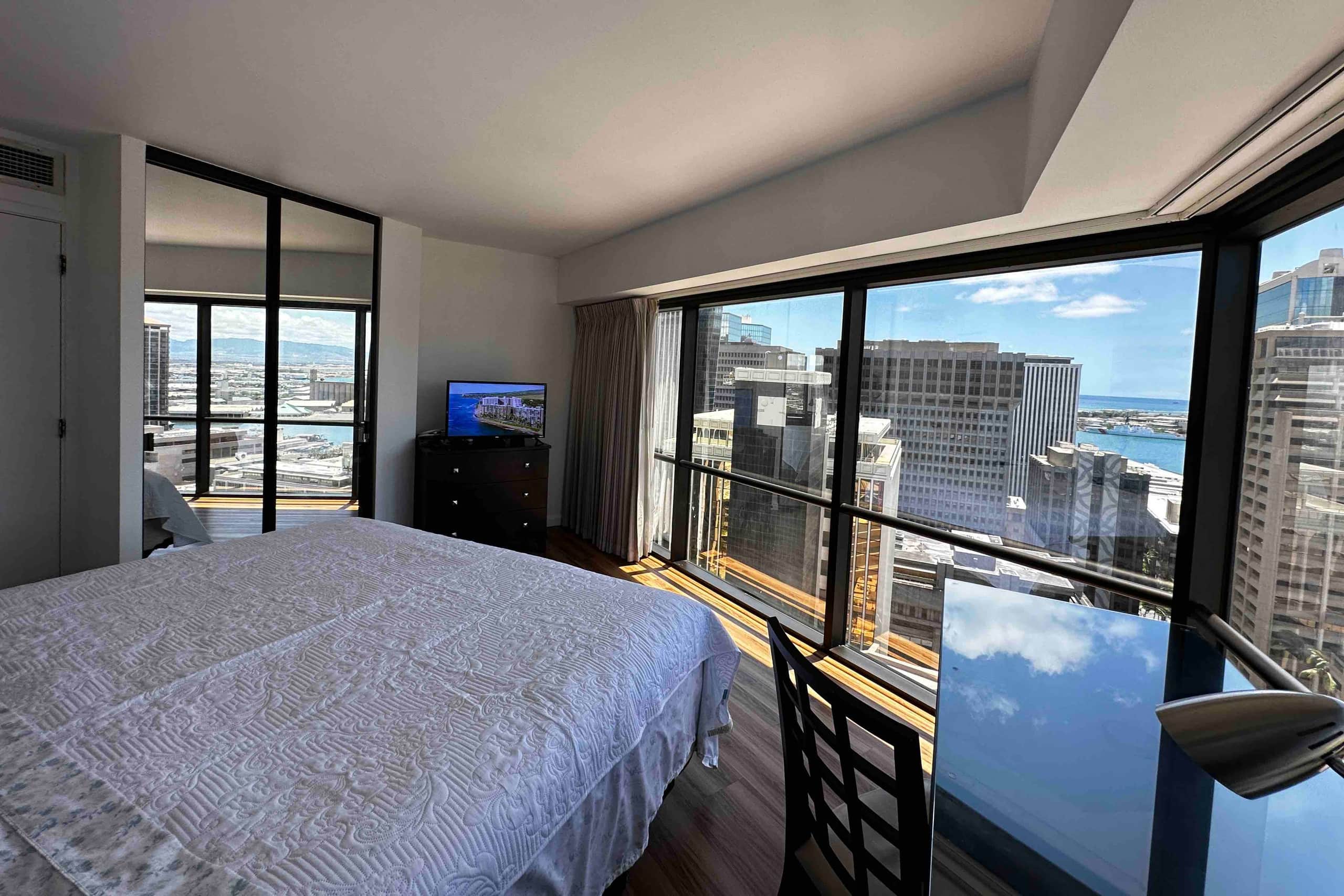 Condo in Honolulu · ★4.81 · 1 bedroom · 4 beds · 1 bath - Image 7