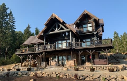 Luxe Mountain Lodge on 22 Acres