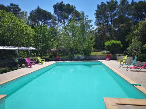 Superbe gite piscine parc  jeux pour famille amis