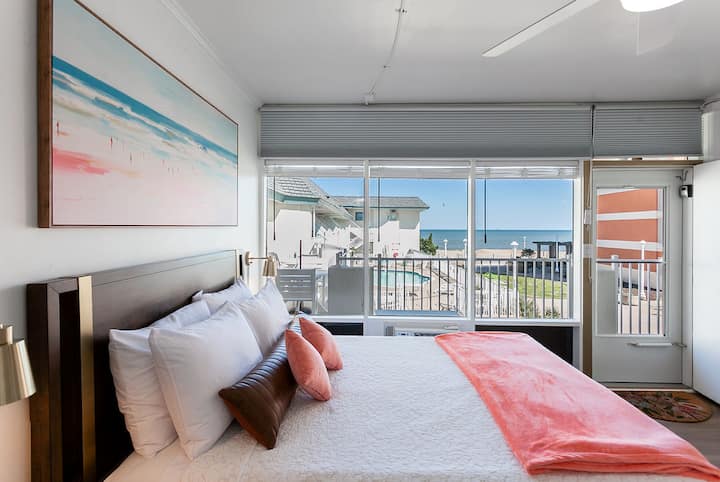 Ocean and Pool Views!

Living large in a cozy space with our 300 sq. ft. studio - designed with a motel room floor plan to maximize every inch of space, providing a comfortable and functional living environment that feels like home.