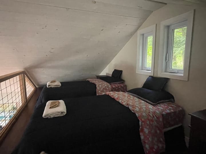 Loft con 2 camas individuales. 