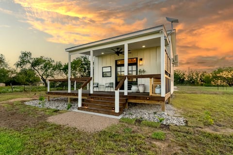 Relax, Recharge at our Romantic Casita in Devine