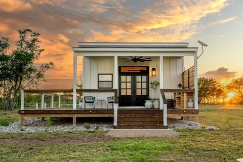 Relax, Recharge at our Romantic Casita in Devine