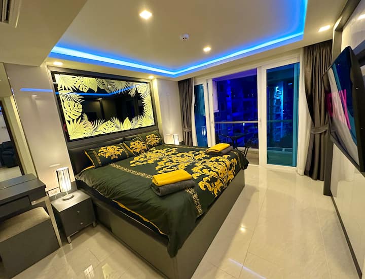 Მაღალი ხარისხის თეთრეული და ბალიშები (ბატის ბუმბული და იხვი ქვემოთ)