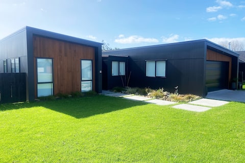 Gorgeous modern family friendly home