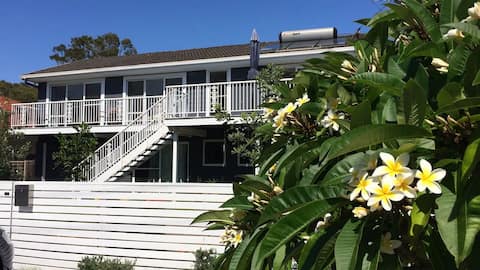 Budgewoi Blue Beach House