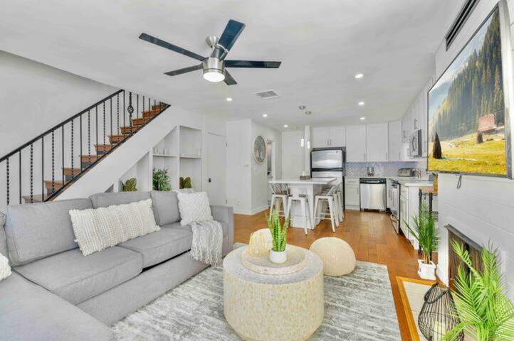 MB Massive Oceanview 6BR/6BA Sleep 30+Rooftop Deck gallery image 5