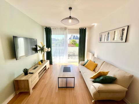 Parc Apartment I Wifi Fiber I Balcony I Private Parking