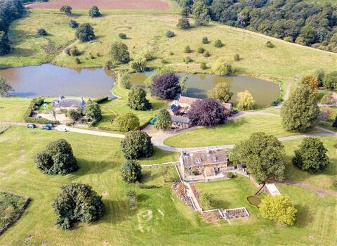 Croxton Estate sleeping up to 28