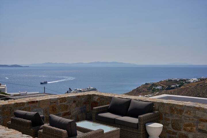 Luxury Villa Sapphire | 8′ to Town |near CavoTagoo gallery image 4