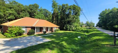 Sweet Home Alabama. Sleeps 14 guests
