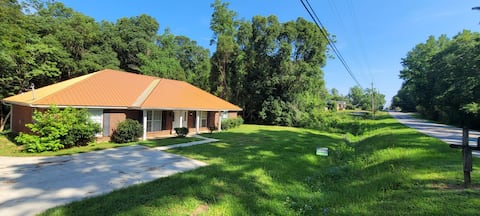 Sweet Home Alabama. Sleeps 14 guests
