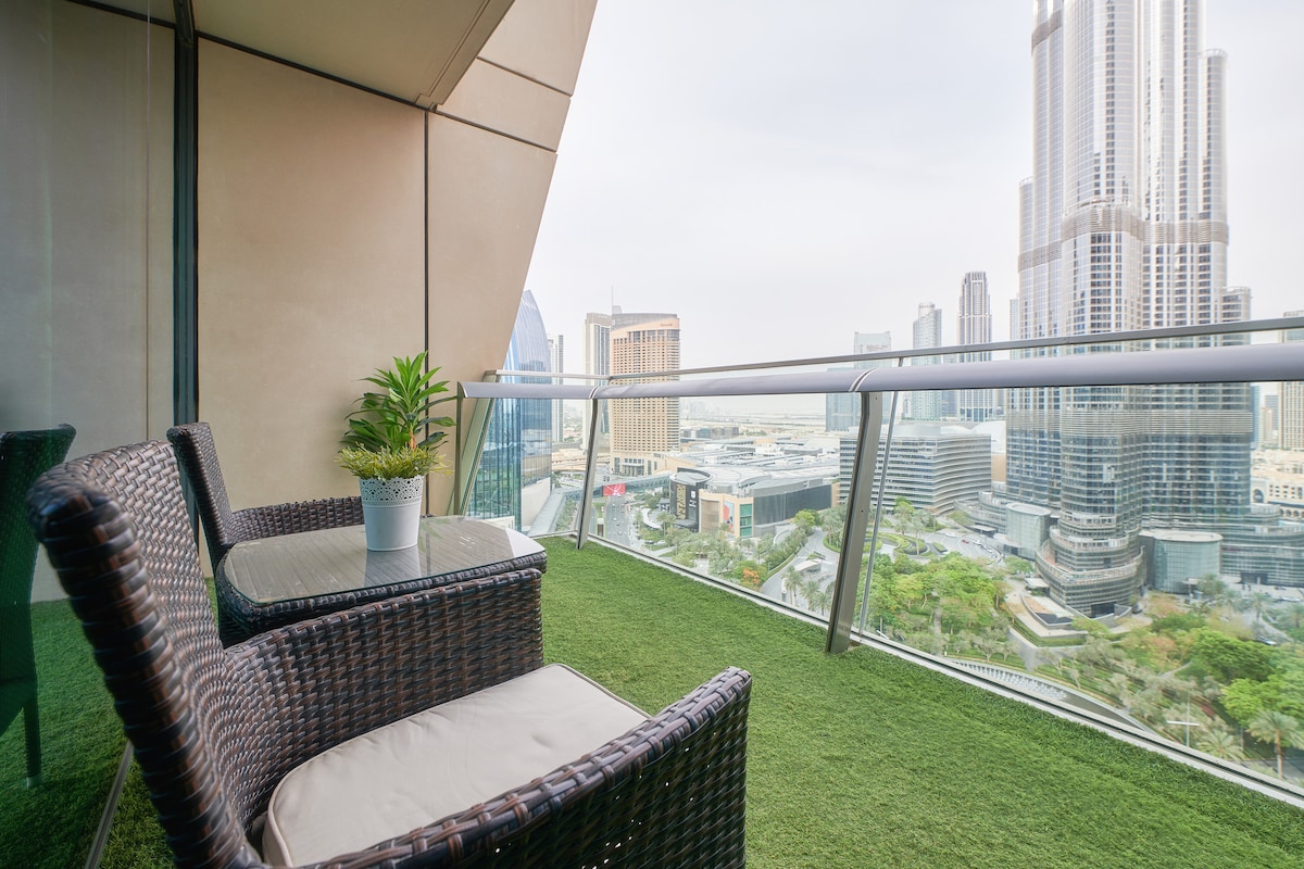 1 Bedroom Furnished Apartment with Burj Khalifa View | Burj Vista 5