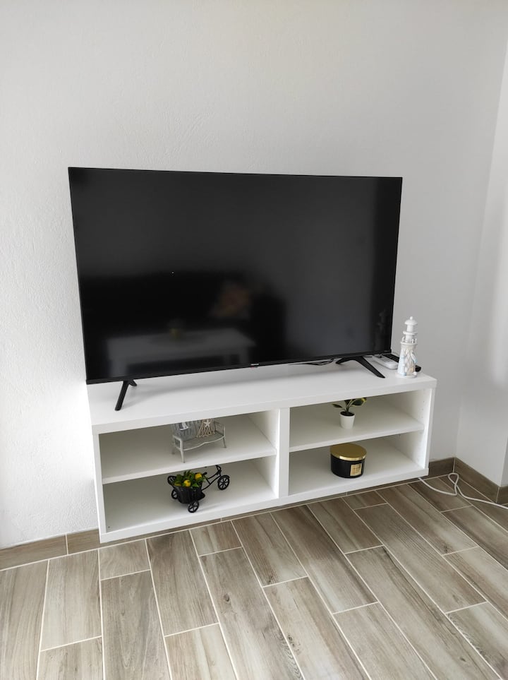 تلفزيون في غرفة المعيشة