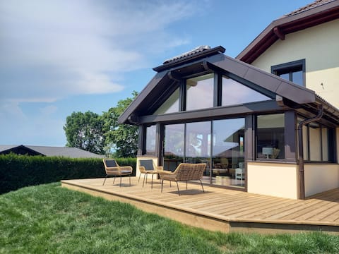 5 bedroom house Annecy/Quintal