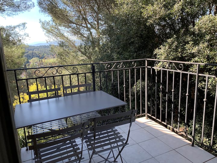 Equipped apartment with garage, pool, tennis tennis Apartments for