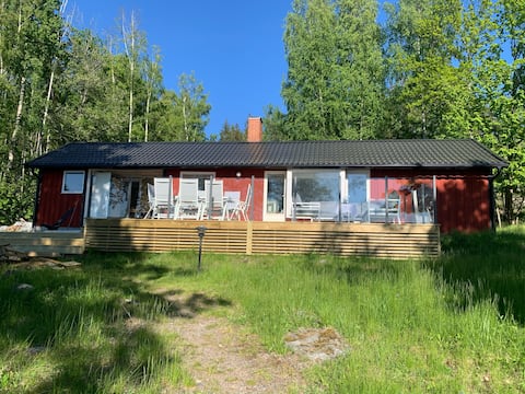 Idyllic lakefront property in Stockholm archipelago on Svartsö