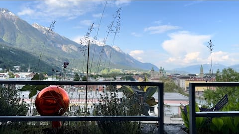 Popular Airbnb listing: Top Floor City Flat ! Best View in Innsbruck