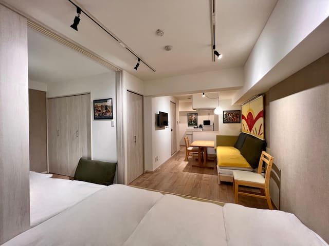 浅草寺3分 浅草駅6分 2寝室+リビング2-6人 スカイツリービュー 駅近 成田空港&羽田空港直通