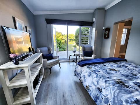 Plumbago Cottage Miramar