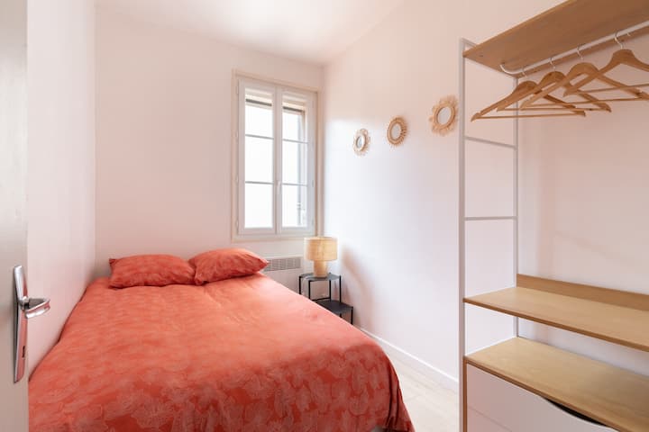 Le Saint Papoul-Chambre with a bed 120x190 for 1 person - short stay and medium term - work trips - work