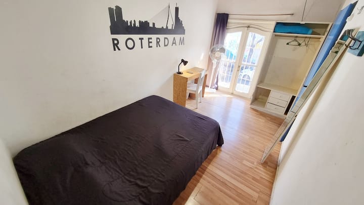 Quarto em casa compartilhada em Palermo