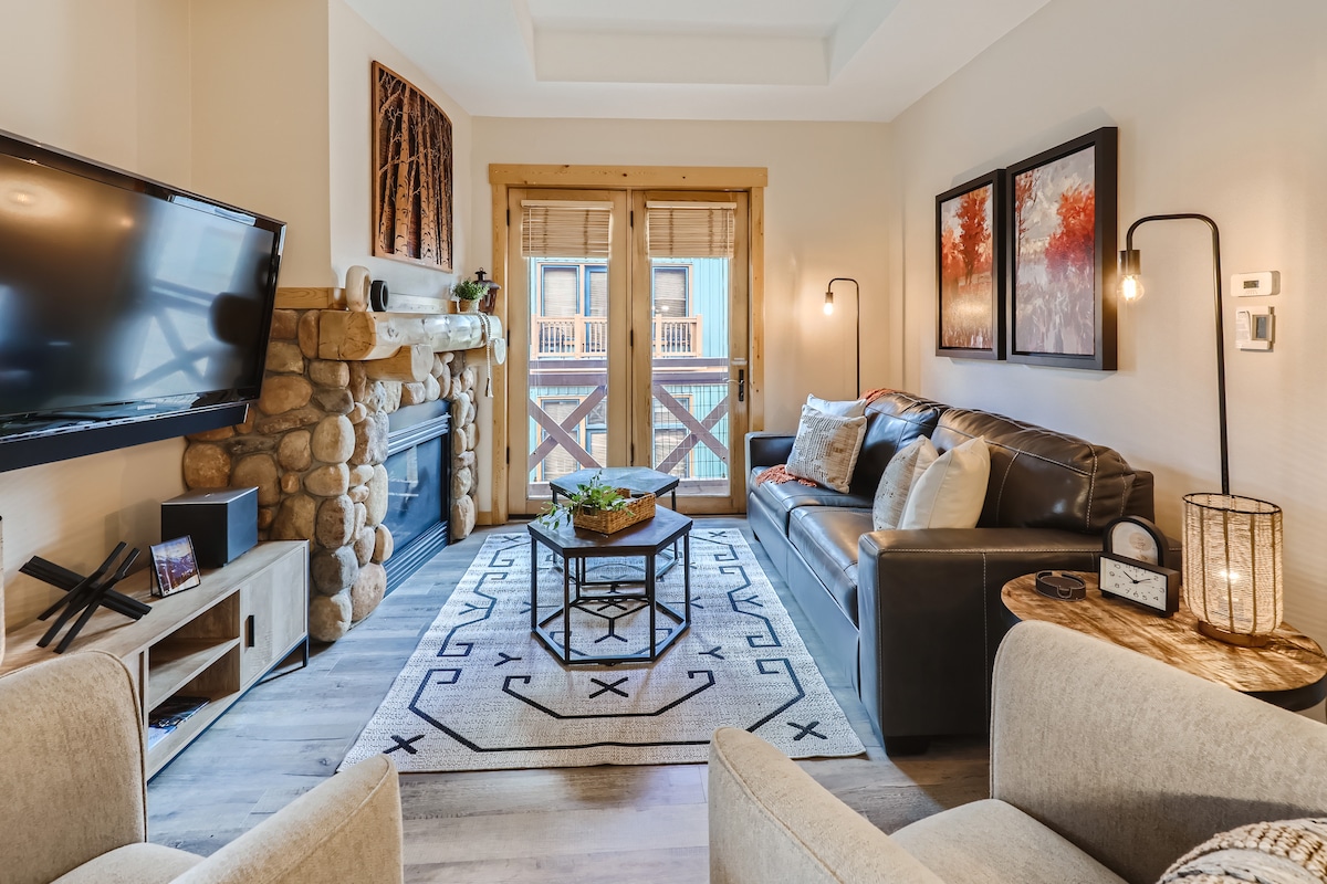 Popular Airbnb listing: Luxury Slope & Village Views, Deck, Steps to Lifts in Breckenridge / Summit County