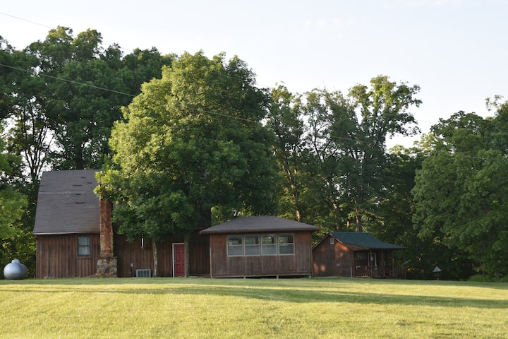 Thompsonmo5 Rut & Strut Ranch - 35 mins from Mark Twain Lake - Cabins for Rent in ...